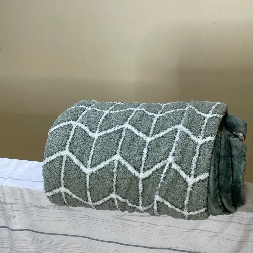 Berkshire Green and White Throw Blanket